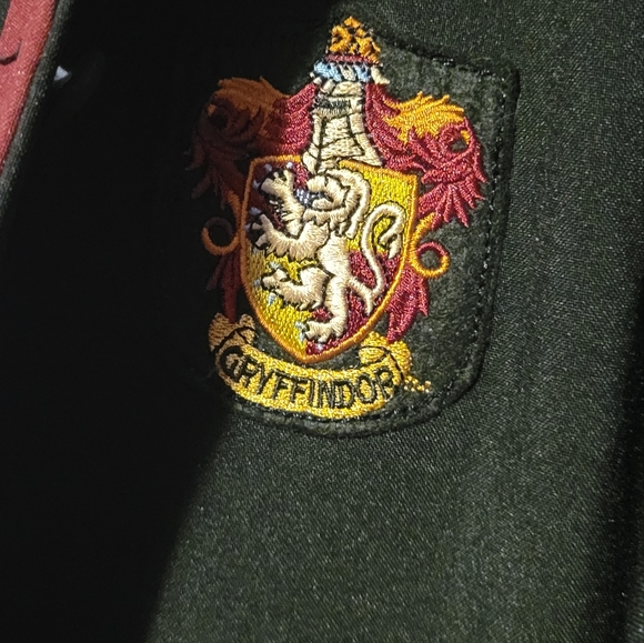 Authentic Official Gryffindor Robe - Picture 3 of 4